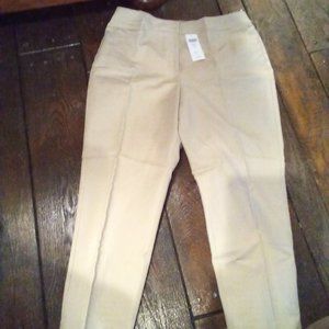 NWT Fabulously Slimming by Chico's Slim leg kahkis